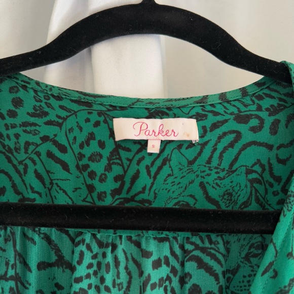 Silk Green Animal Print Wrap Blouse Tie Waist V Neck Women’s Small - Picture 2 of 11
